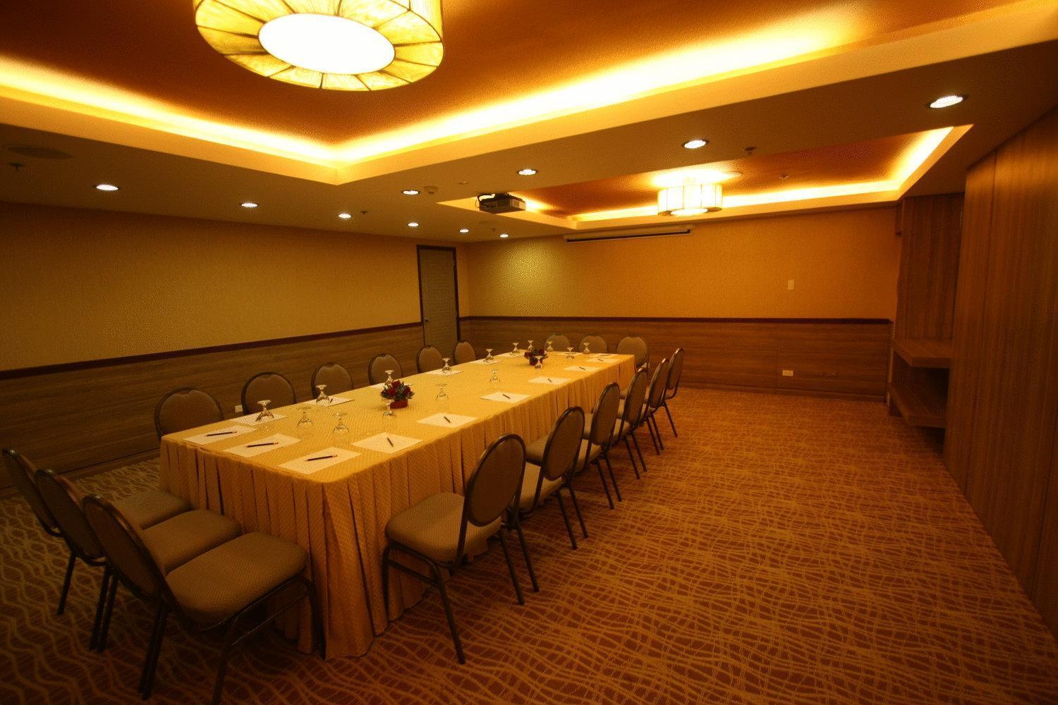 One Tagaytay Place Hotel Suites Official Account Tagaytay City ภายนอก รูปภาพ